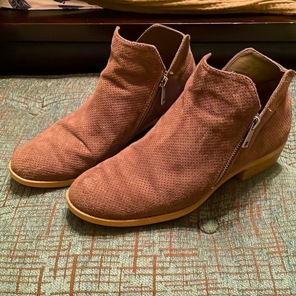 Universal thread brown ankle boots sz 10 with side zippers - Picture 2 of 7
